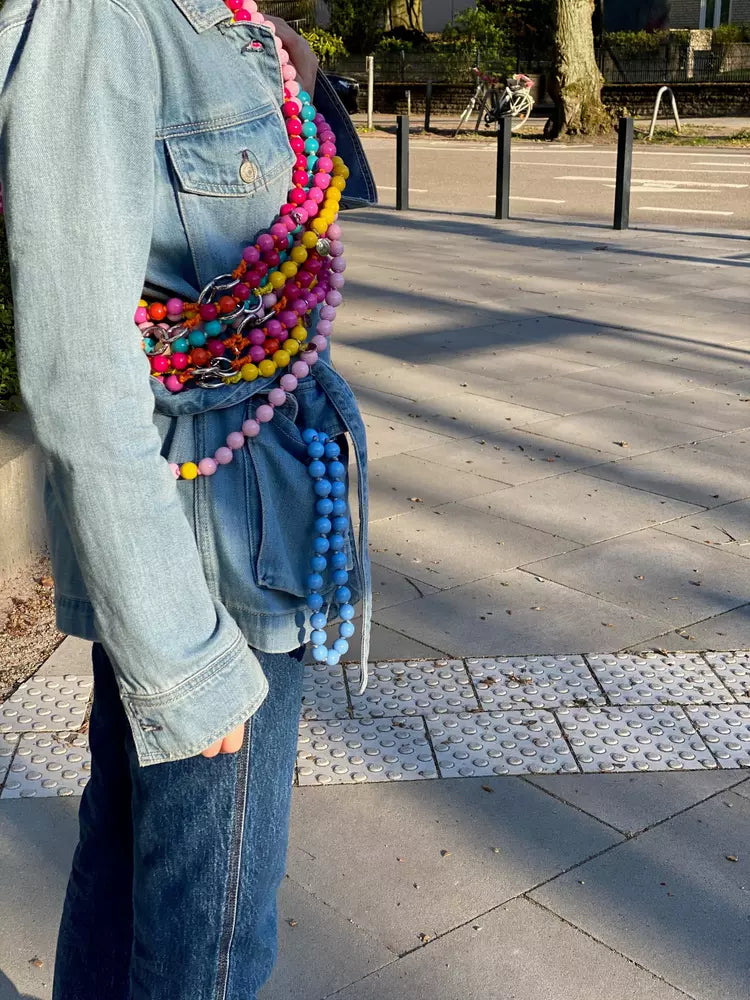 upbeads rosie rosa crossbody Handykette Holzperlenkette Holzperlen cellphone chain keychain wooden bead chain