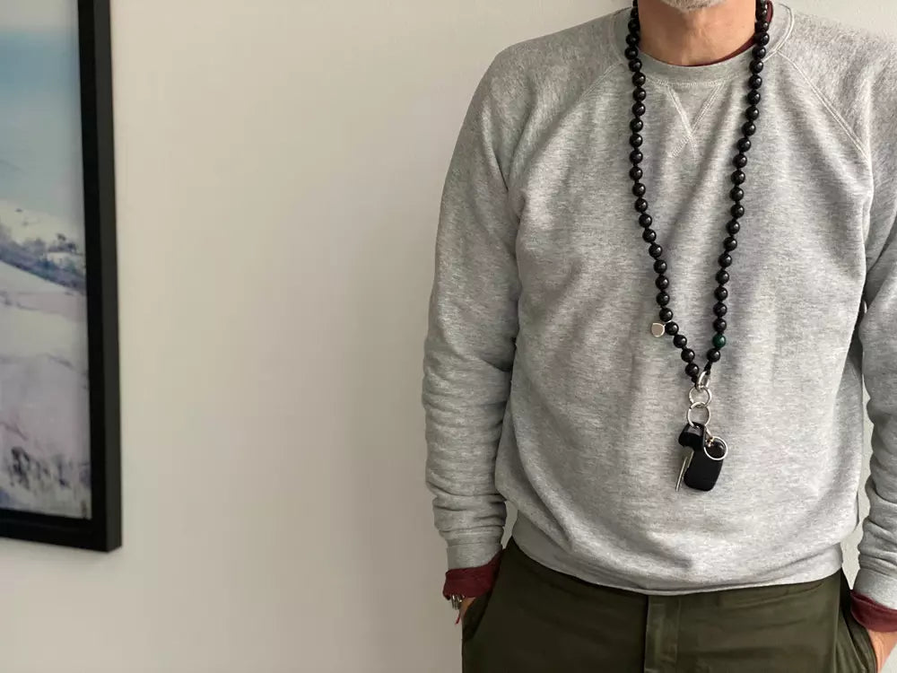 midi nightshift schwarz black wooden beads Holzperlen Holzkugel kids crossbody 100cm blue keychain Schlüsselkette Kette für Akkreditierung