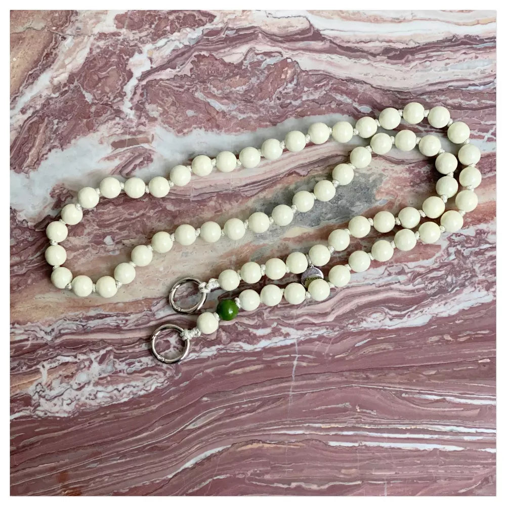 upbeads ohpalia opal weisse perlen Handykette Holzperlenkette Holzperlen cellphone chain keychain wooden bead chain